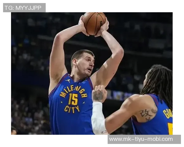 约基奇首节拼尽全力三分球命中率高但球队正负值惨淡显示困境